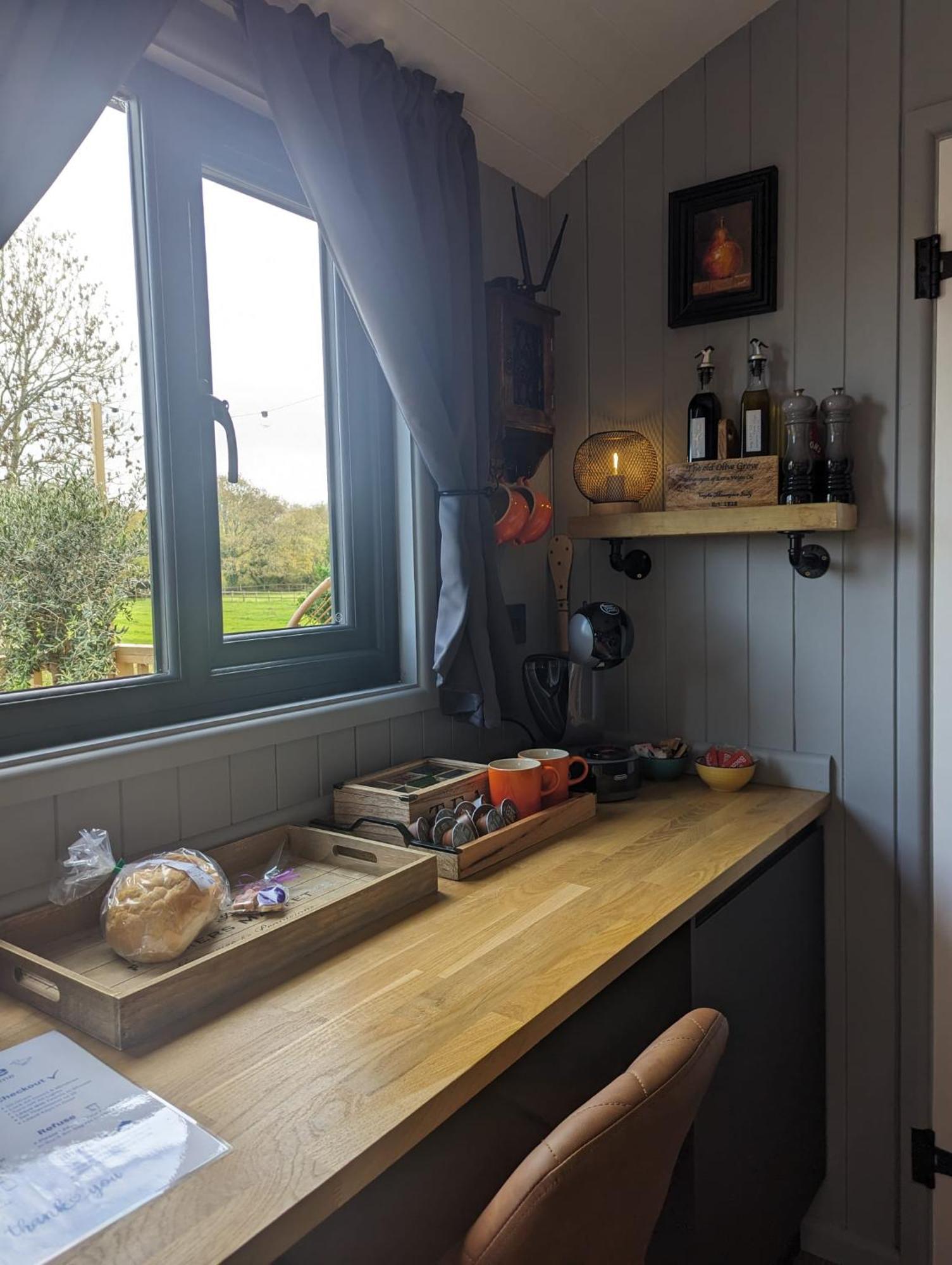 Rusty Duck Retreat Shepherds Hut Shedfield Exterior foto