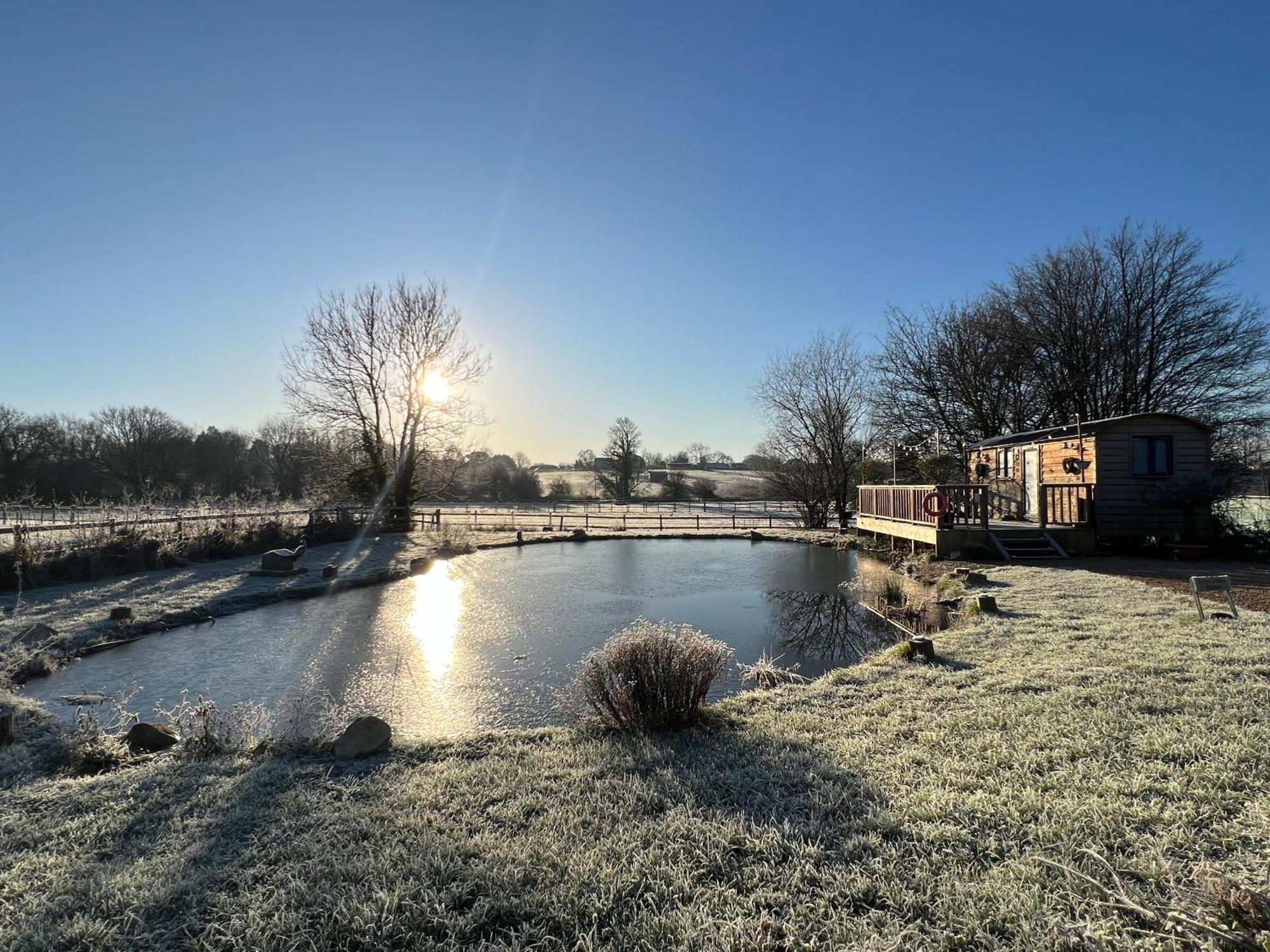 Rusty Duck Retreat Shepherds Hut Shedfield Exterior foto